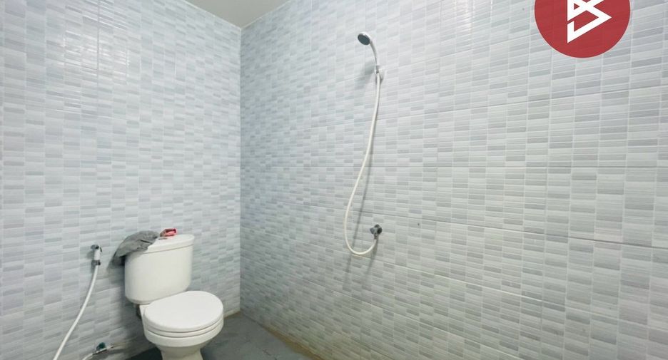 For rent and for sale 1 bed retail Space in Ban Bueng, Chonburi
