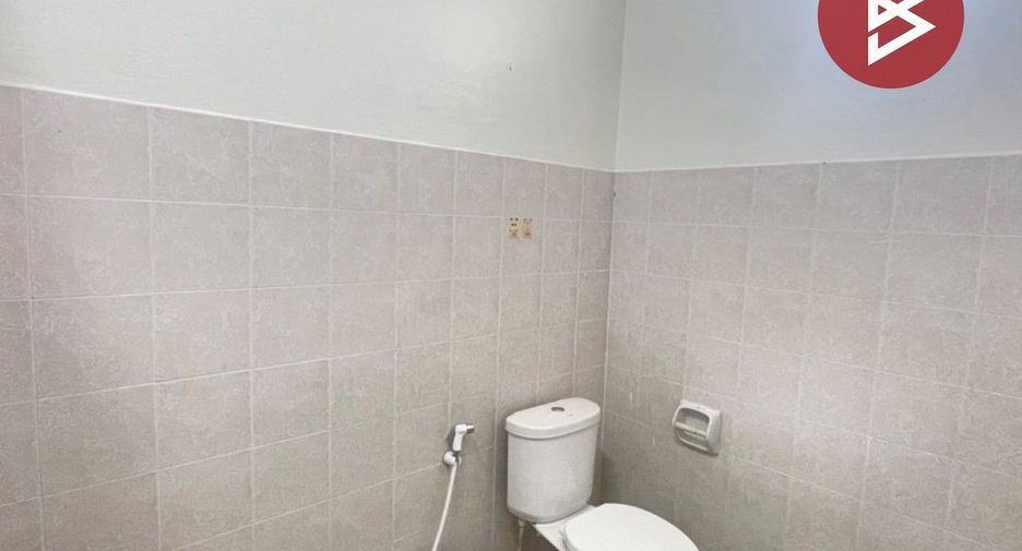 For rent and for sale 1 bed retail Space in Ban Bueng, Chonburi