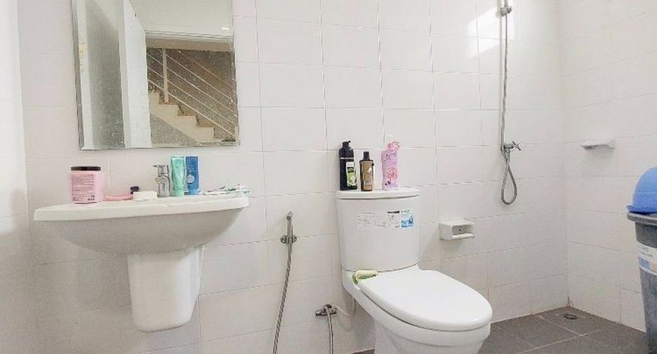 For sale 2 ベッドルーム retail Space in Mueang Samut Prakan, Samut Prakan