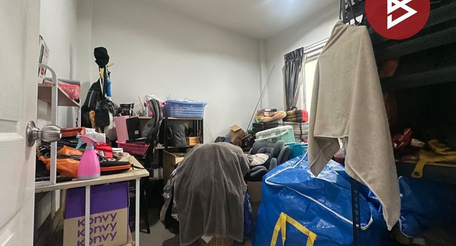 Продажа 4 спальни таунхаус в Khlong Luang, Патумтани