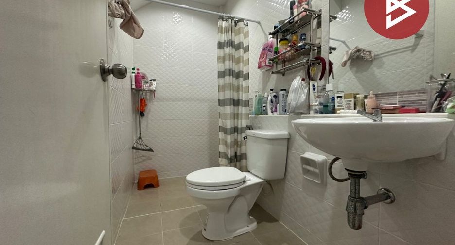 Продажа 4 спальни таунхаус в Khlong Luang, Патумтани