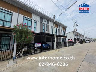 Casa adosada en venta de 3 habitaciones en Lat Lum Kaeo, Pathum Thani