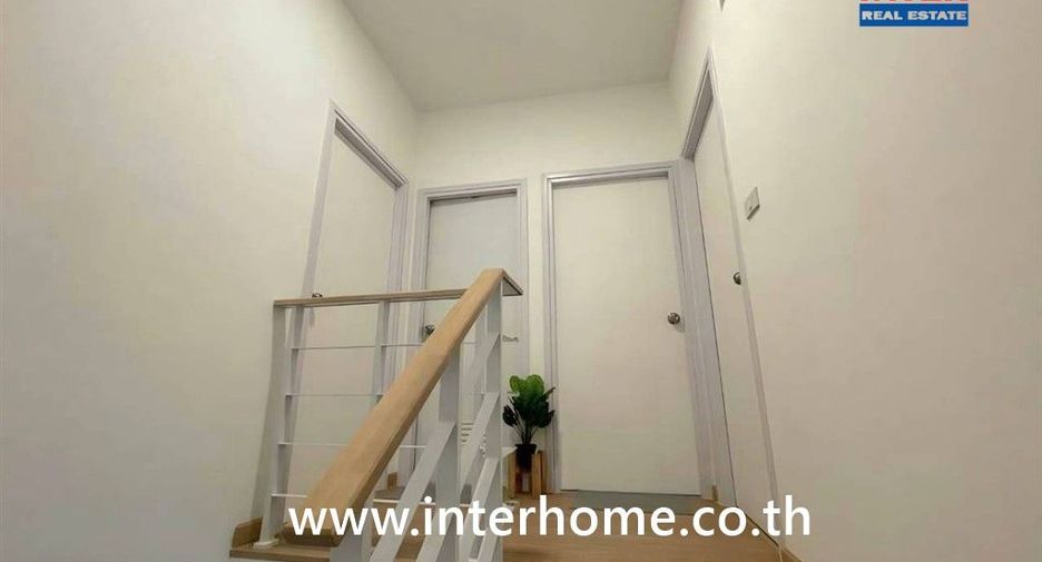 Casa adosada en venta de 3 habitaciones en Lat Lum Kaeo, Pathum Thani