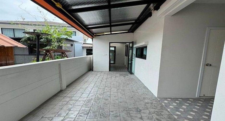 À vendre 3 chambres maison à Bang Bo, Samut Prakan
