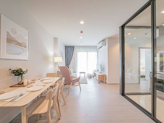Condo en alquiler de 2 habitaciones en Huai Khwang, Bangkok