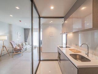 Condo en alquiler de 2 habitaciones en Huai Khwang, Bangkok