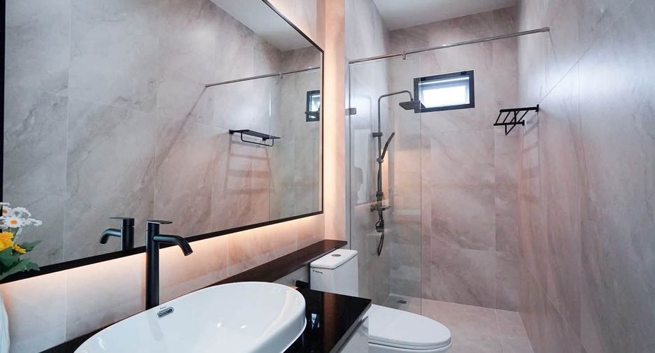 For sale 3 bedrooms villa in Bang Lamung, Chonburi