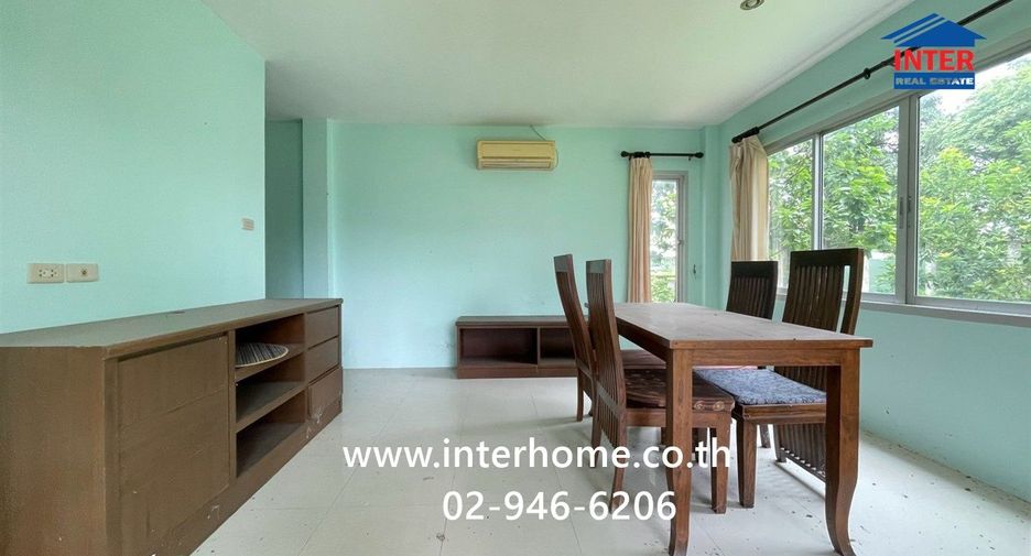 For sale 4 bedrooms house in Mueang Nakhon Nayok, Nakhon Nayok