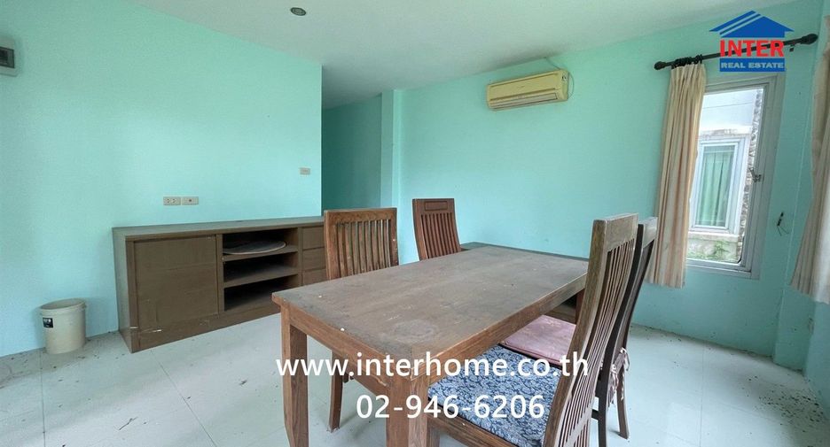 For sale 4 bedrooms house in Mueang Nakhon Nayok, Nakhon Nayok
