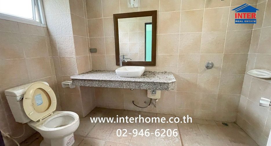 For sale 4 bedrooms house in Mueang Nakhon Nayok, Nakhon Nayok