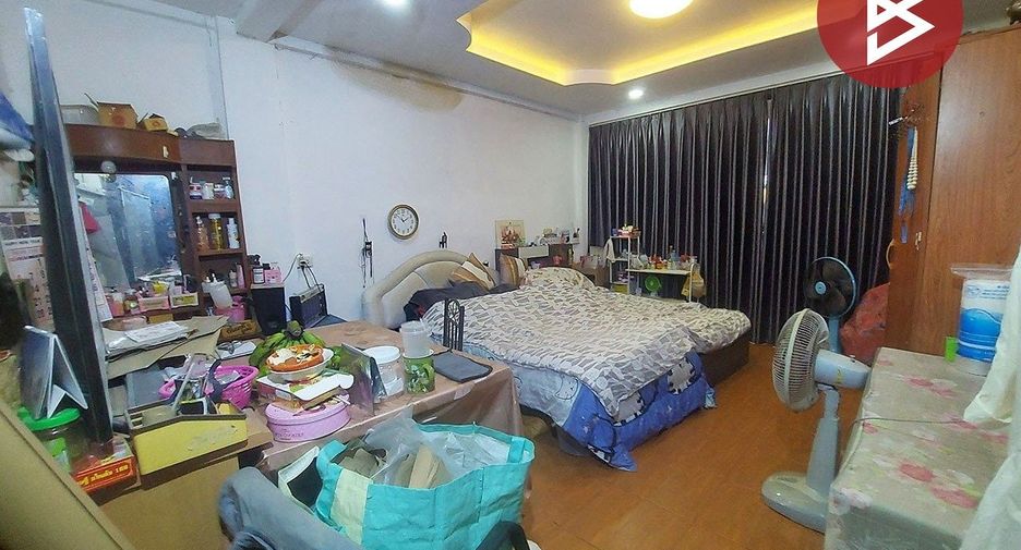 À vendre 3 chambres local commercial à Wang Thonglang, Bangkok