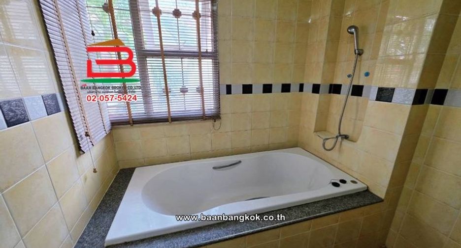 For sale 3 bedrooms house in Khlong Luang, Pathum Thani