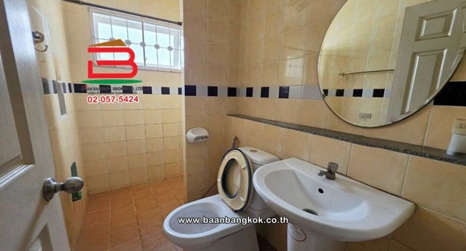 For sale 3 bedrooms house in Khlong Luang, Pathum Thani