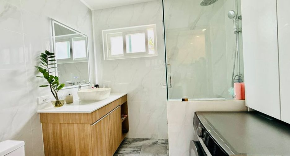 For sale 2 ベッドルーム condo in Bang Lamung, Chonburi