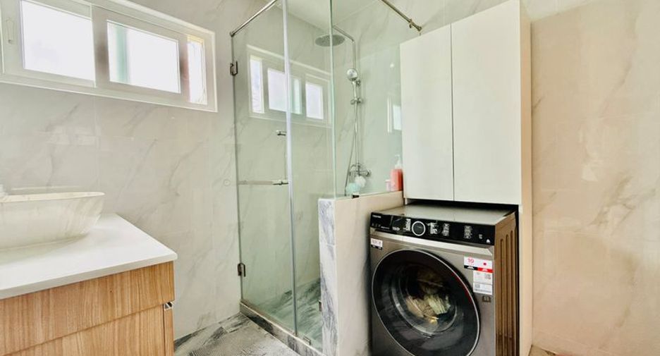For sale 2 ベッドルーム condo in Bang Lamung, Chonburi