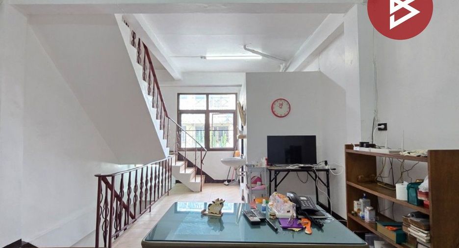 Gewerbefläche zum Kauf mit 3 Zimmer in Bang Khae, Bangkok