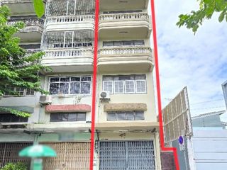 Gewerbefläche zum Kauf mit 3 Zimmer in Bang Khae, Bangkok