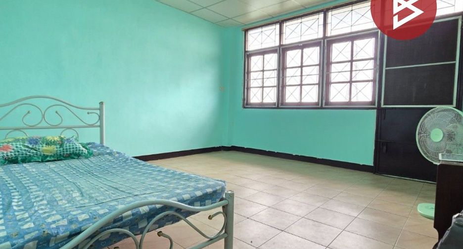 Gewerbefläche zum Kauf mit 3 Zimmer in Bang Khae, Bangkok