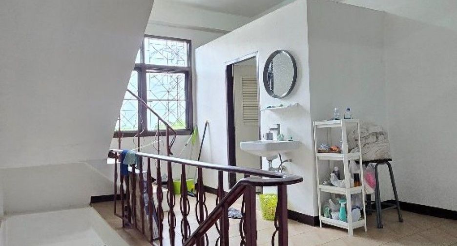 Gewerbefläche zum Kauf mit 3 Zimmer in Bang Khae, Bangkok
