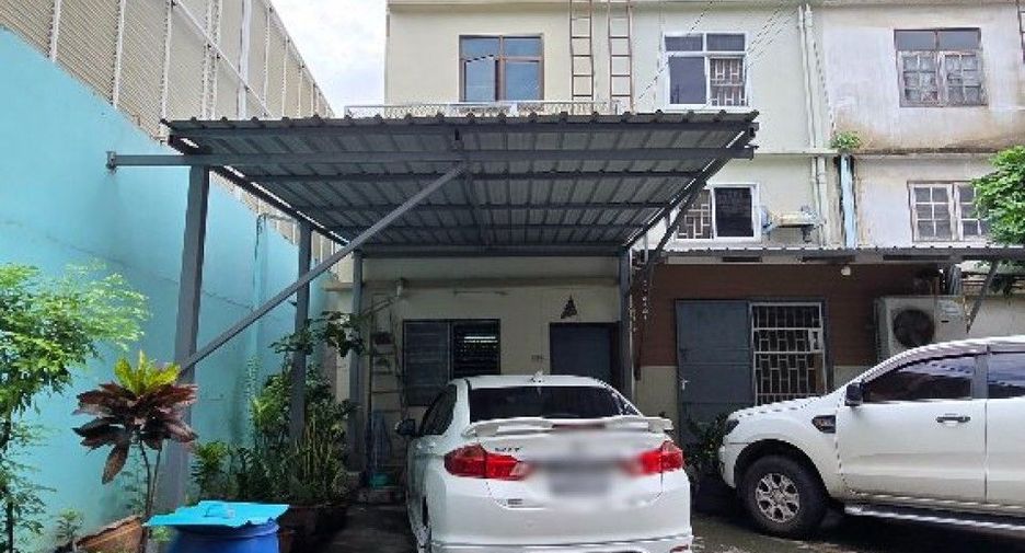 Gewerbefläche zum Kauf mit 3 Zimmer in Bang Khae, Bangkok