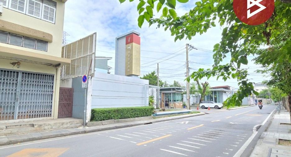 Gewerbefläche zum Kauf mit 3 Zimmer in Bang Khae, Bangkok