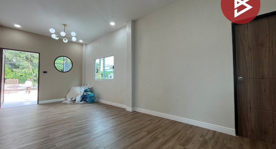 For sale 3 bedrooms house in Mueang Uthai Thani, Uthai Thani