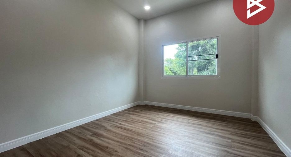 For sale 3 bedrooms house in Mueang Uthai Thani, Uthai Thani