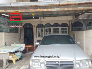Casa adosada en venta de 3 habitaciones en Bang Sue, Bangkok