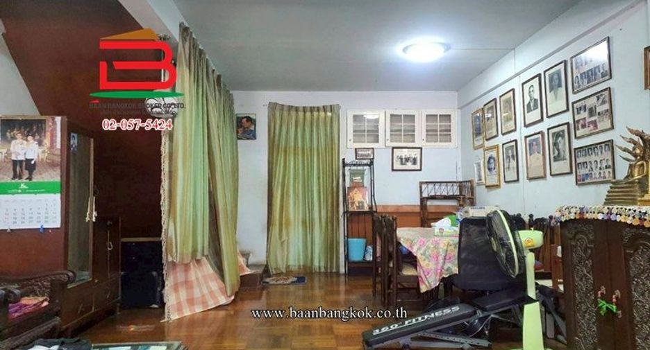 Casa adosada en venta de 3 habitaciones en Bang Sue, Bangkok