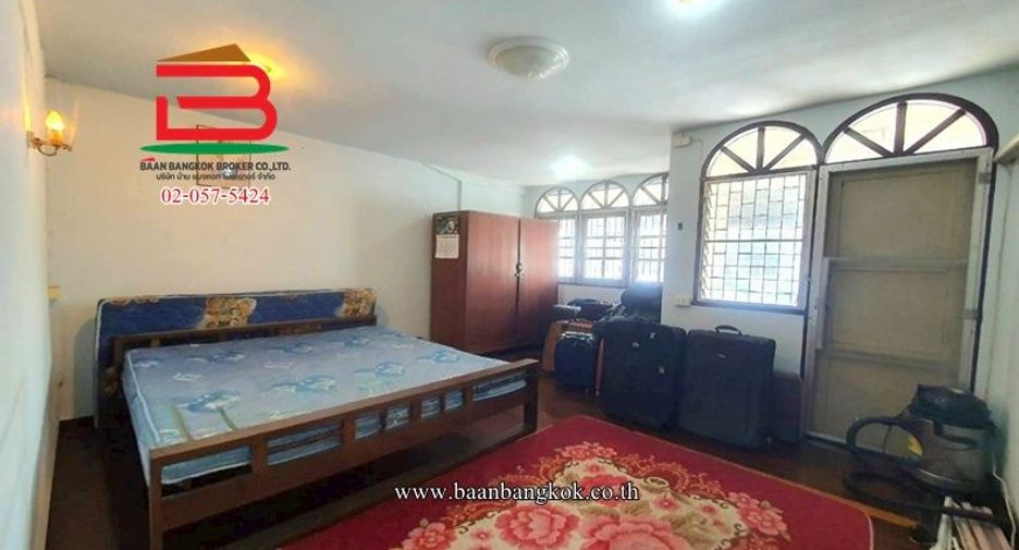 Casa adosada en venta de 3 habitaciones en Bang Sue, Bangkok