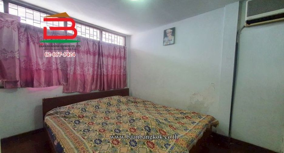 Casa adosada en venta de 3 habitaciones en Bang Sue, Bangkok