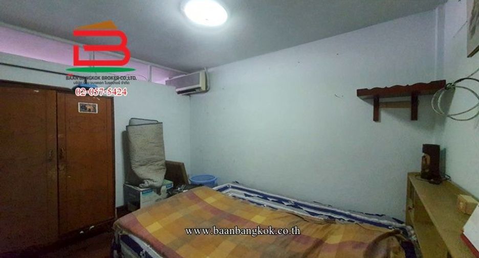 Casa adosada en venta de 3 habitaciones en Bang Sue, Bangkok