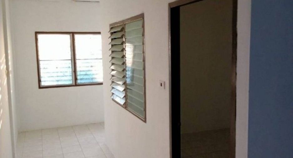 Продажа 1 кровать таунхаус в Mueang Chon Buri, Чонбури