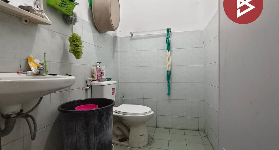 Продажа 1 кровать таунхаус в Mueang Chon Buri, Чонбури
