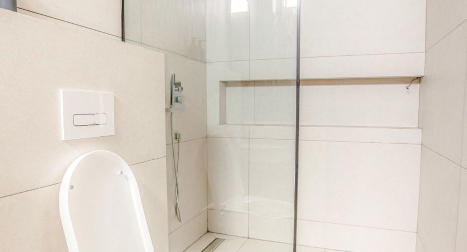 For sale 4 bedrooms villa in Bang Lamung, Chonburi