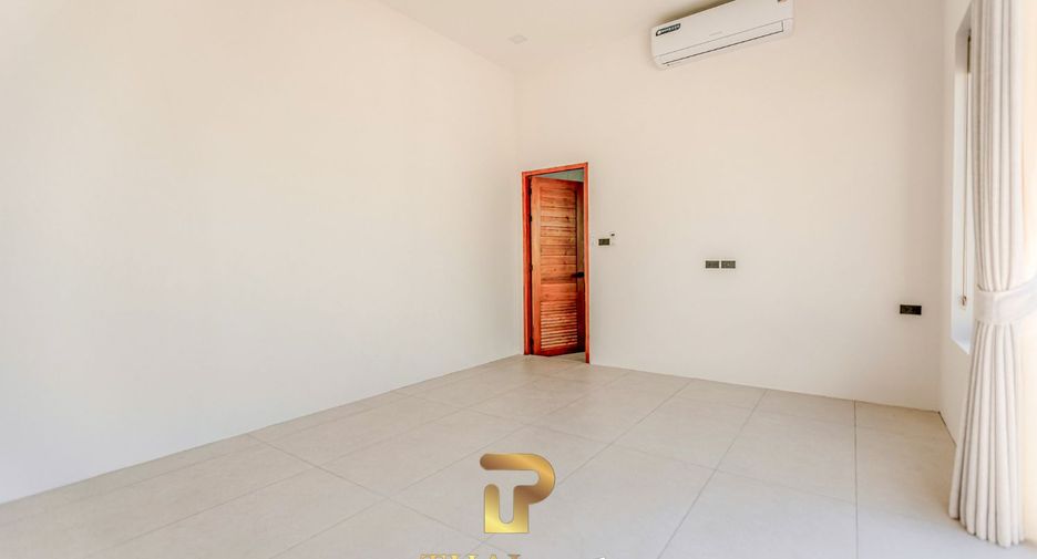For sale 4 bedrooms villa in Bang Lamung, Chonburi