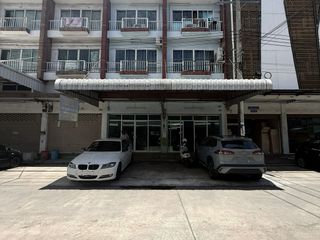 For sale 4 bedrooms retail Space in Chom Thong, Bangkok