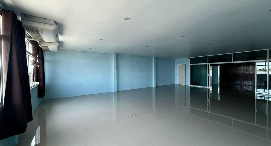 For sale 4 bedrooms retail Space in Chom Thong, Bangkok