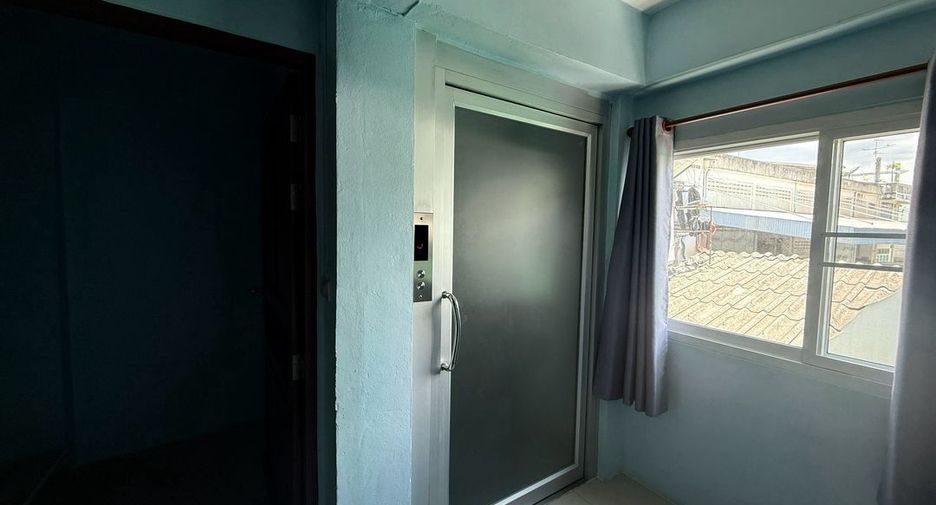 For sale 4 bedrooms retail Space in Chom Thong, Bangkok