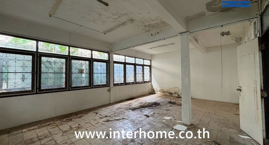 Casa en venta de 7 habitaciones en Khan Na Yao, Bangkok