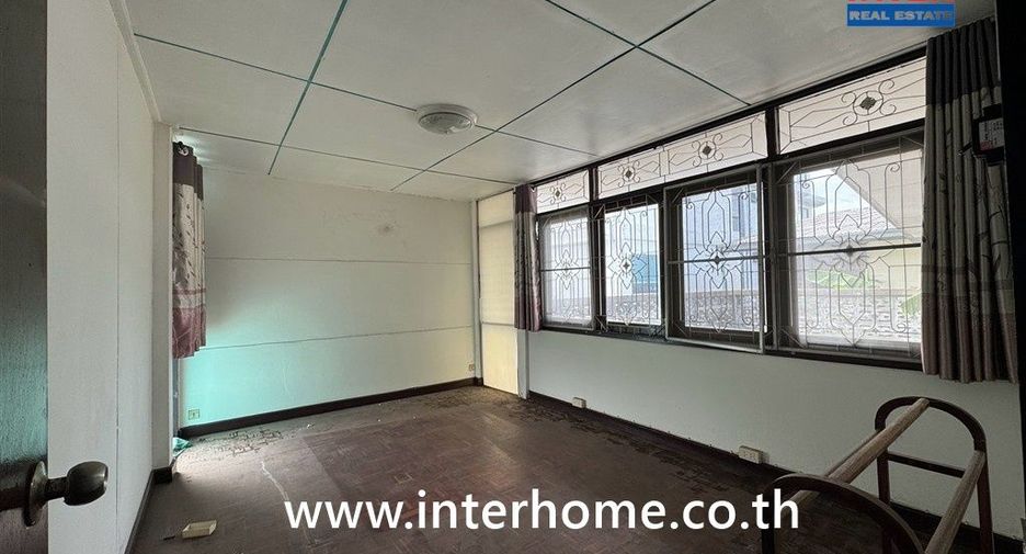 Casa en venta de 7 habitaciones en Khan Na Yao, Bangkok