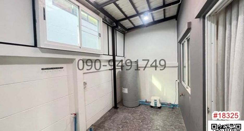 For sale 4 bedrooms townhouse in Min Buri, Bangkok