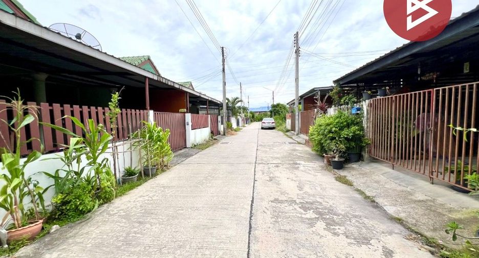 出售 2 卧室 联排别墅 在 Phan Thong, Chon Buri