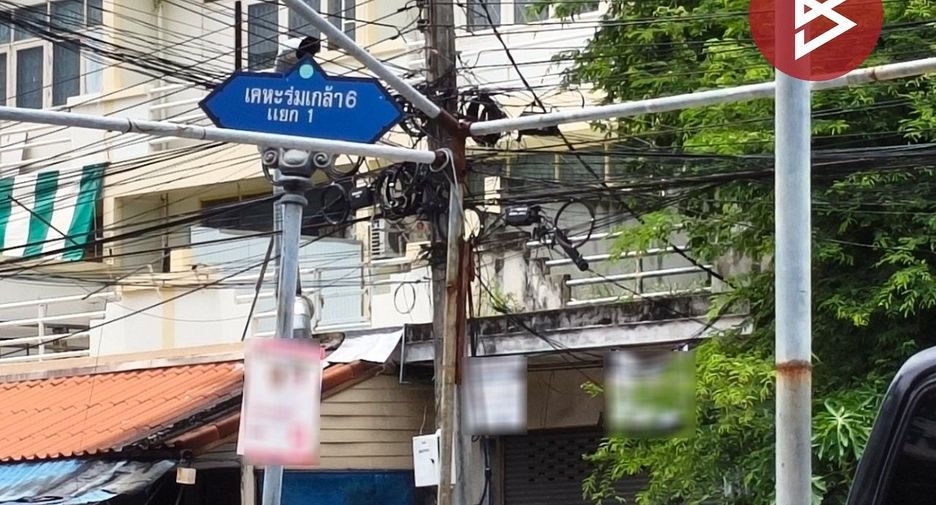 Gewerbefläche zum Kauf mit 4 Zimmer in Lat Krabang, Bangkok