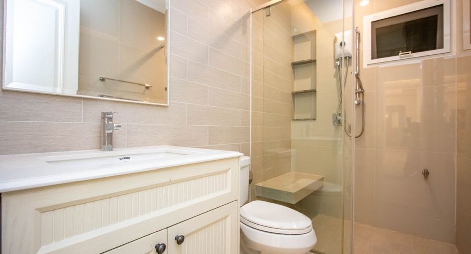For sale 6 bedrooms house in Mueang Chiang Mai, Chiang Mai