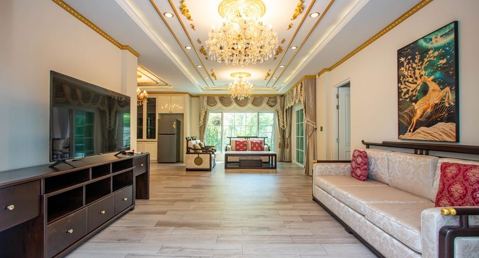 For sale 6 bedrooms house in Mueang Chiang Mai, Chiang Mai