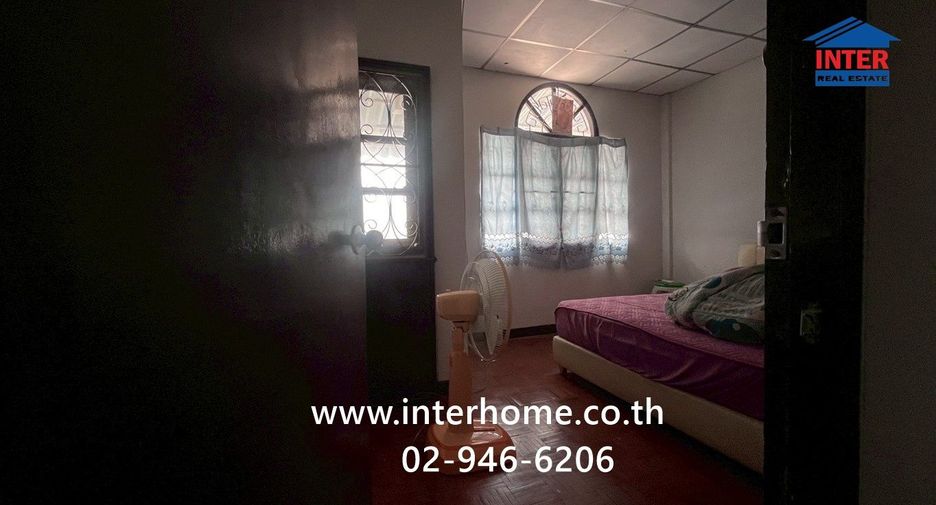 À vendre 3 chambres maison de ville à Thanyaburi, Pathum Thani