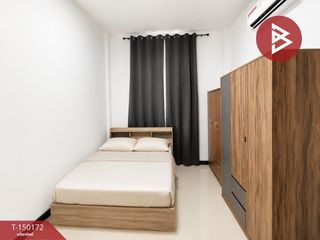 Reihenhaus zum Kauf mit 2 Zimmer in Mueang Samut Sakhon, Samut Sakhon