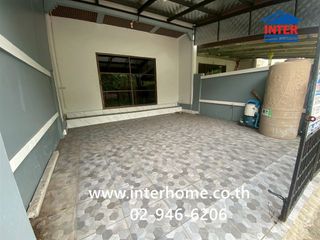 Casa adosada en venta de 4 habitaciones en Lam Luk Ka, Pathum Thani
