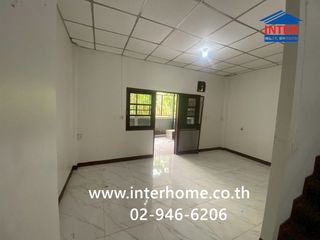 Casa adosada en venta de 4 habitaciones en Lam Luk Ka, Pathum Thani